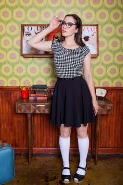 Black Skater Skirt - 4X Only, 1 Left! 7 Black Skater Skirt - 4X Only, 1 Left! -Retrolicious black skater skirt